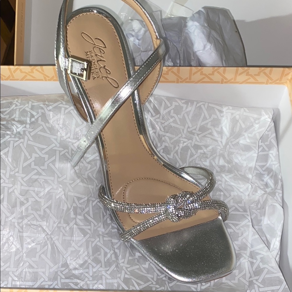 Elegant Silver Stiletto Heels With Rhinestone Knot